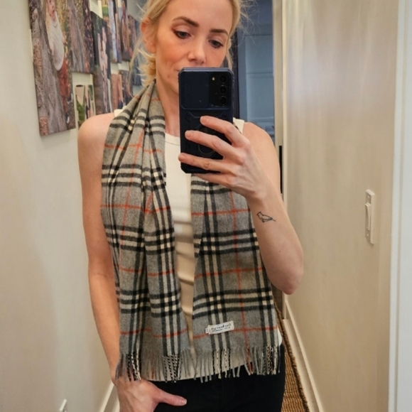 Burberrys Check 100% Cashmere Stole Scarf MultiColor/grey - Picture 9 of 10